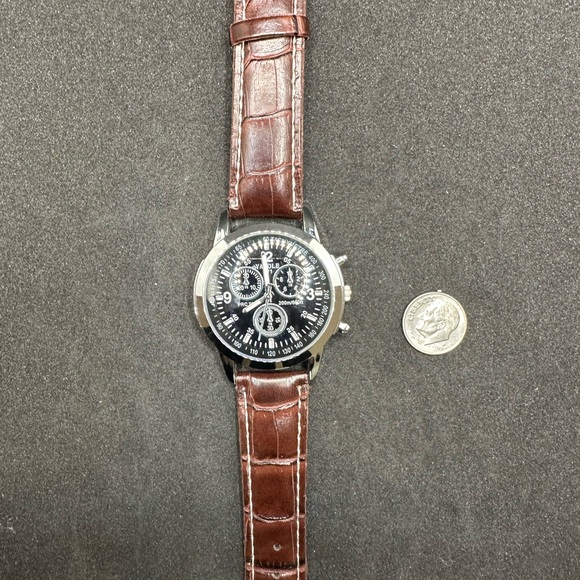 Yazole men’s Watch. New battery - Picture 2 of 3